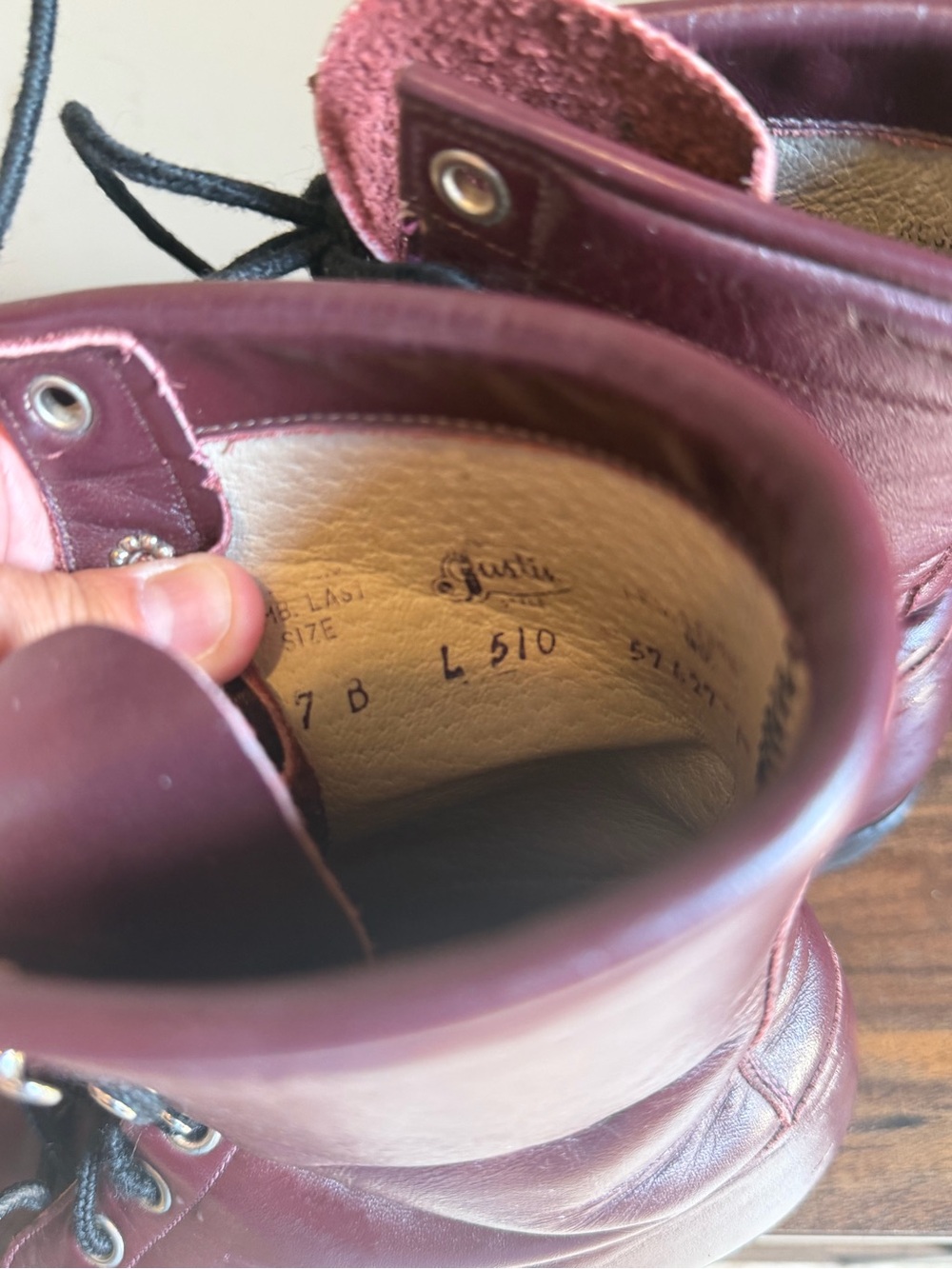 Ladies Lace up Justin Boots Wine 7B - Picture 6 of 9